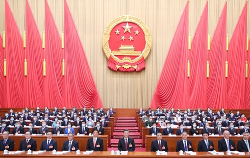 十四届全国人大一次会议在京开幕 习近平等在主席台就座
